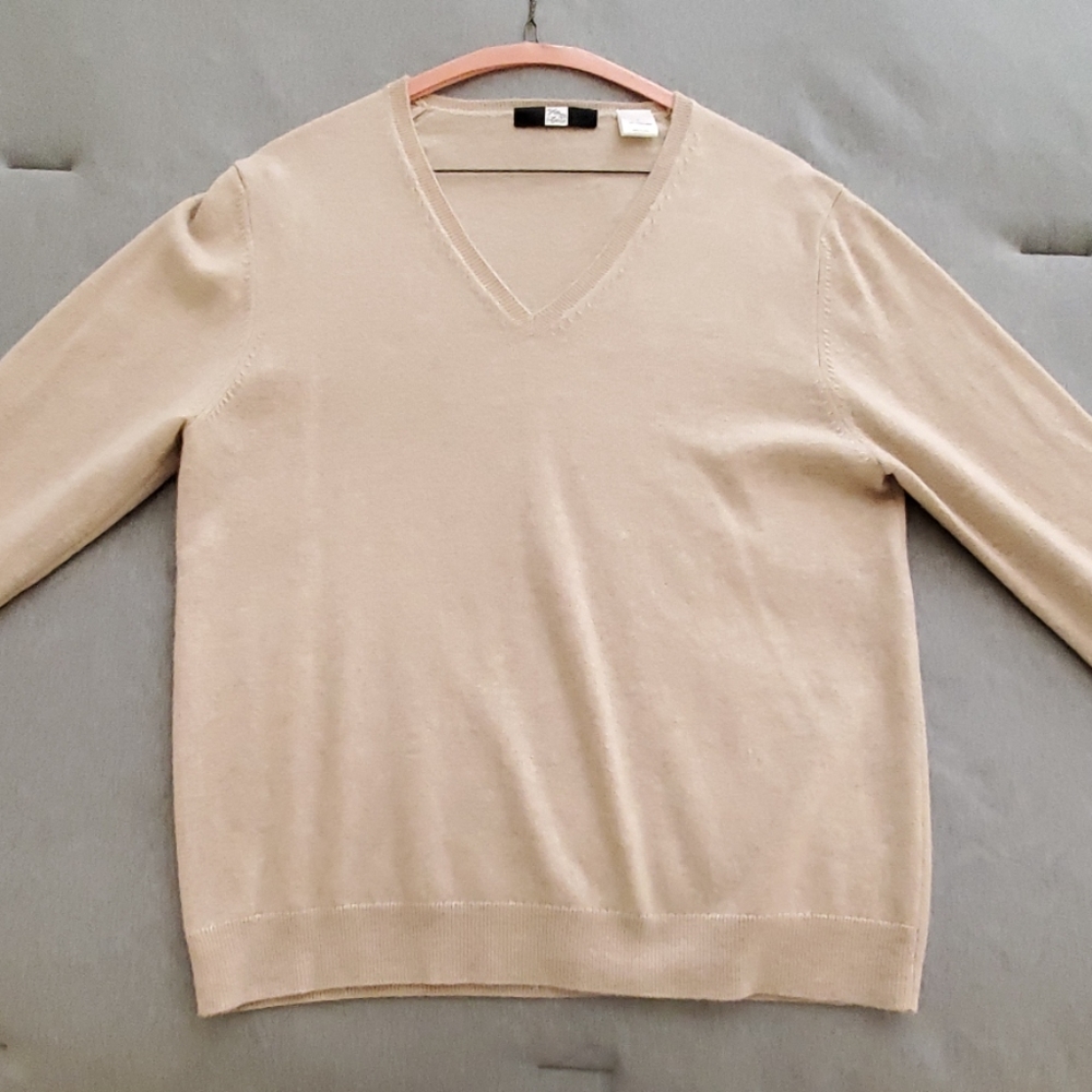NWOT 100% Cashmere Saks